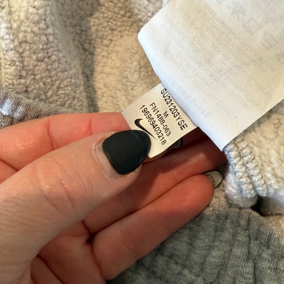 Nike Athletics Sportswear Men’s Gray Sweatpants Joggers - Picture 8 of 9